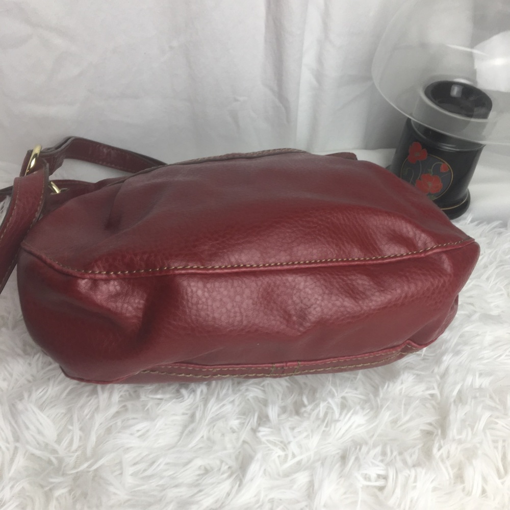 Relic Red Shoulder Purse - Picture 5 of 7